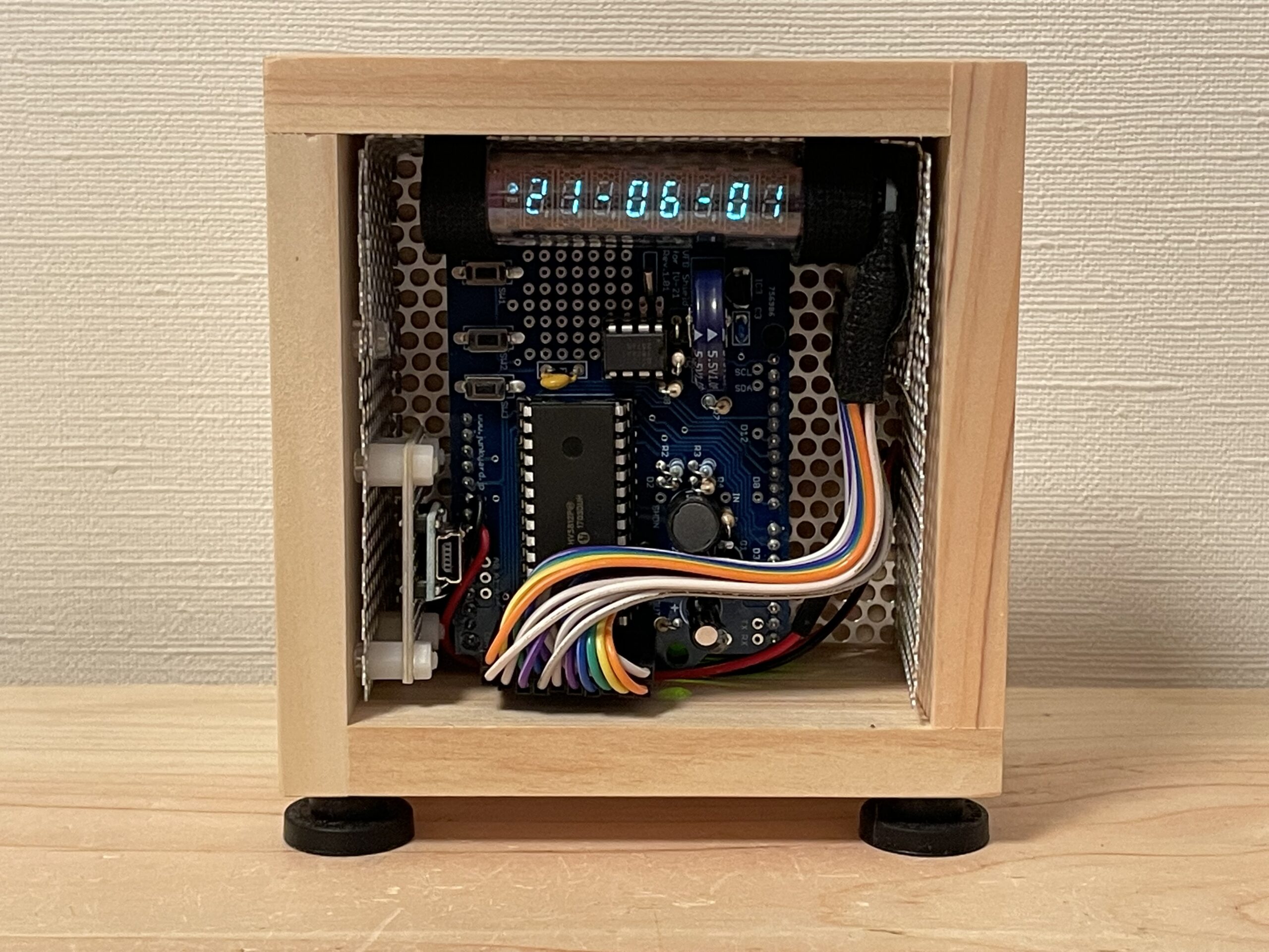 蛍光表示管IV-21時計にもUSBミニBコネクタを実装