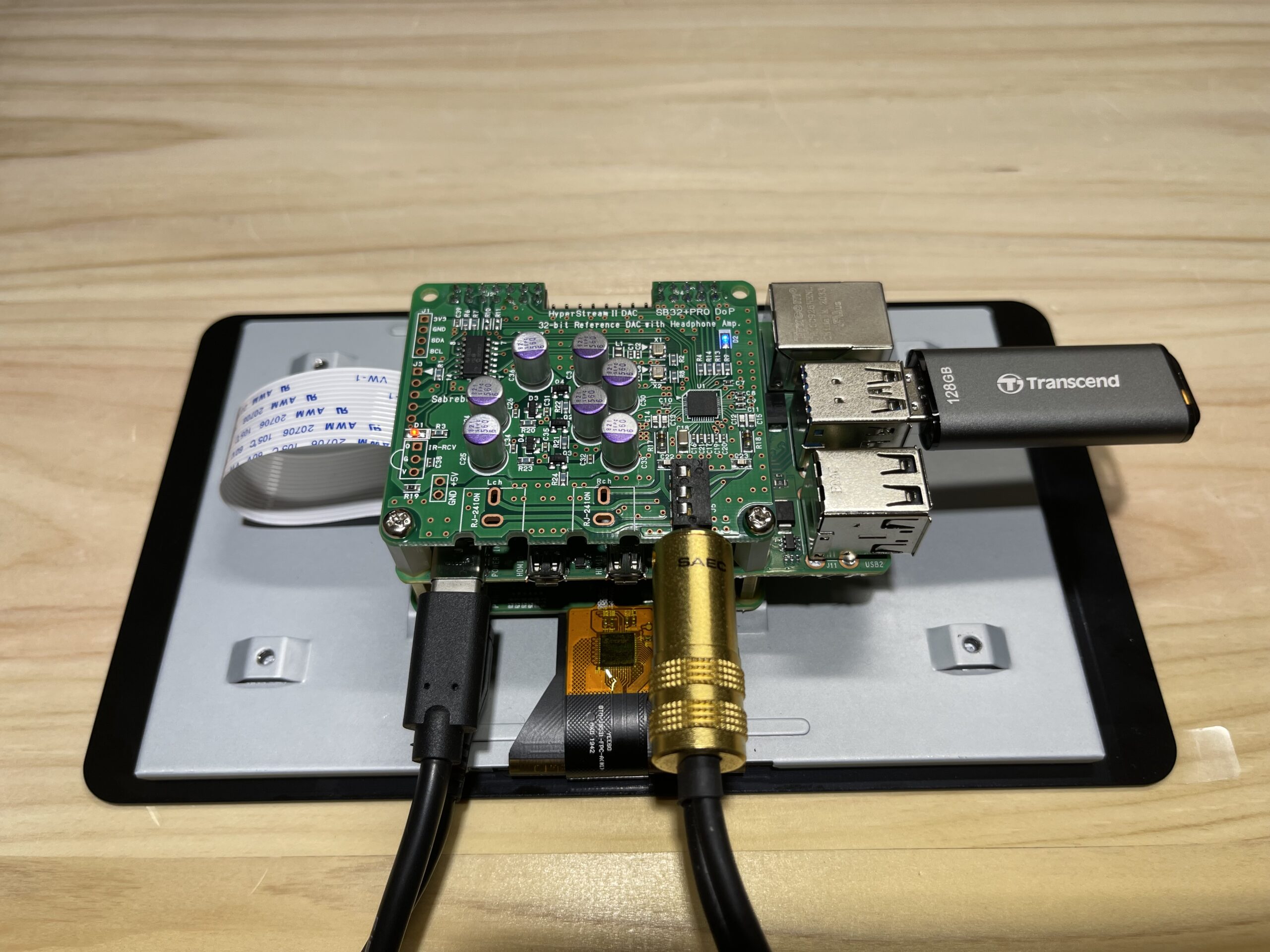 液晶タッチパネル制御基板 + ラズパイ4B + DAC(SB32+PRO DoP)の3階建ての構成