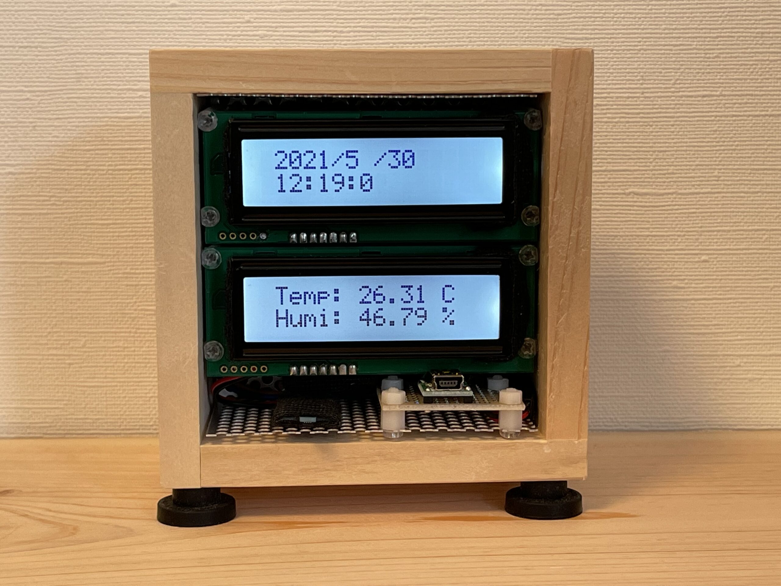 USBミニBコネクタを二合枡のおもて面に下部に設置