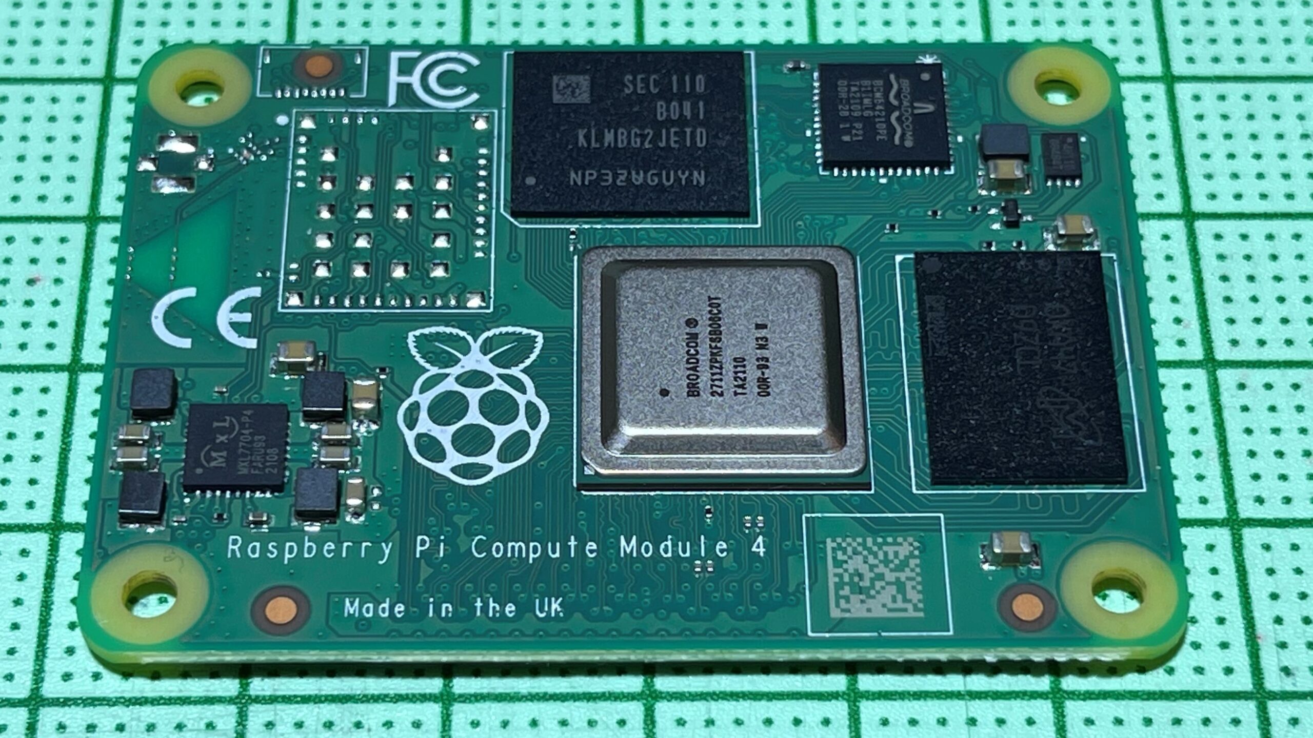 CM4 (無線LAN、Bluetooth無モデル)