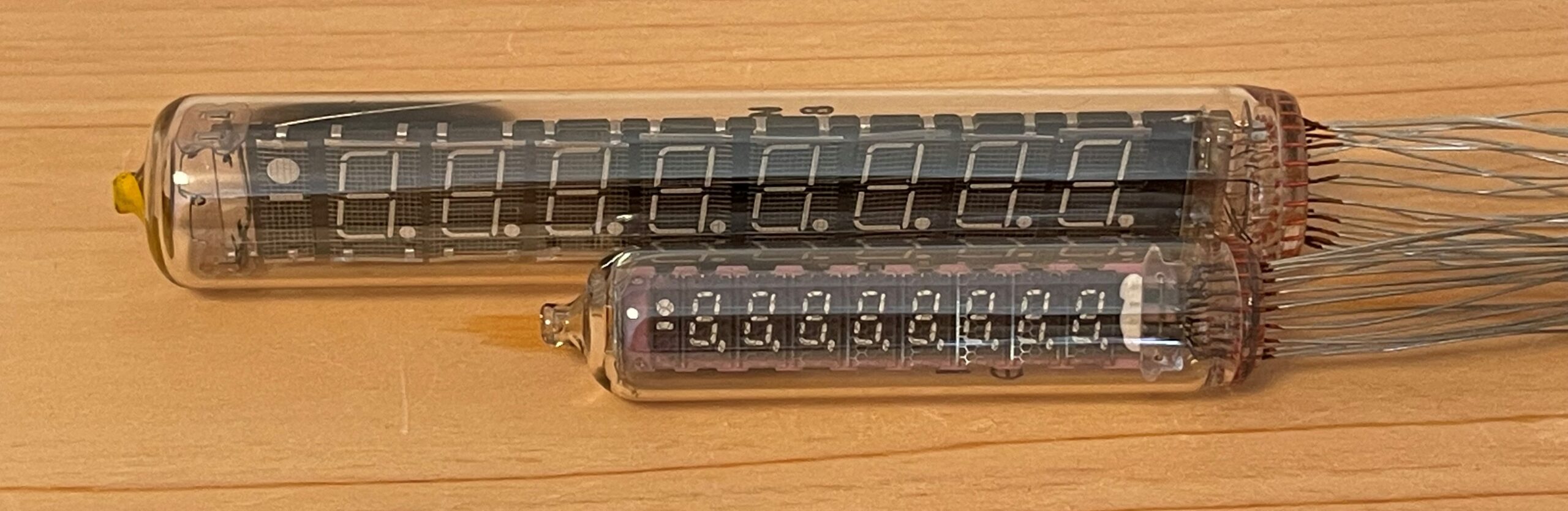 IV-18(後方)とIV-21(手前)